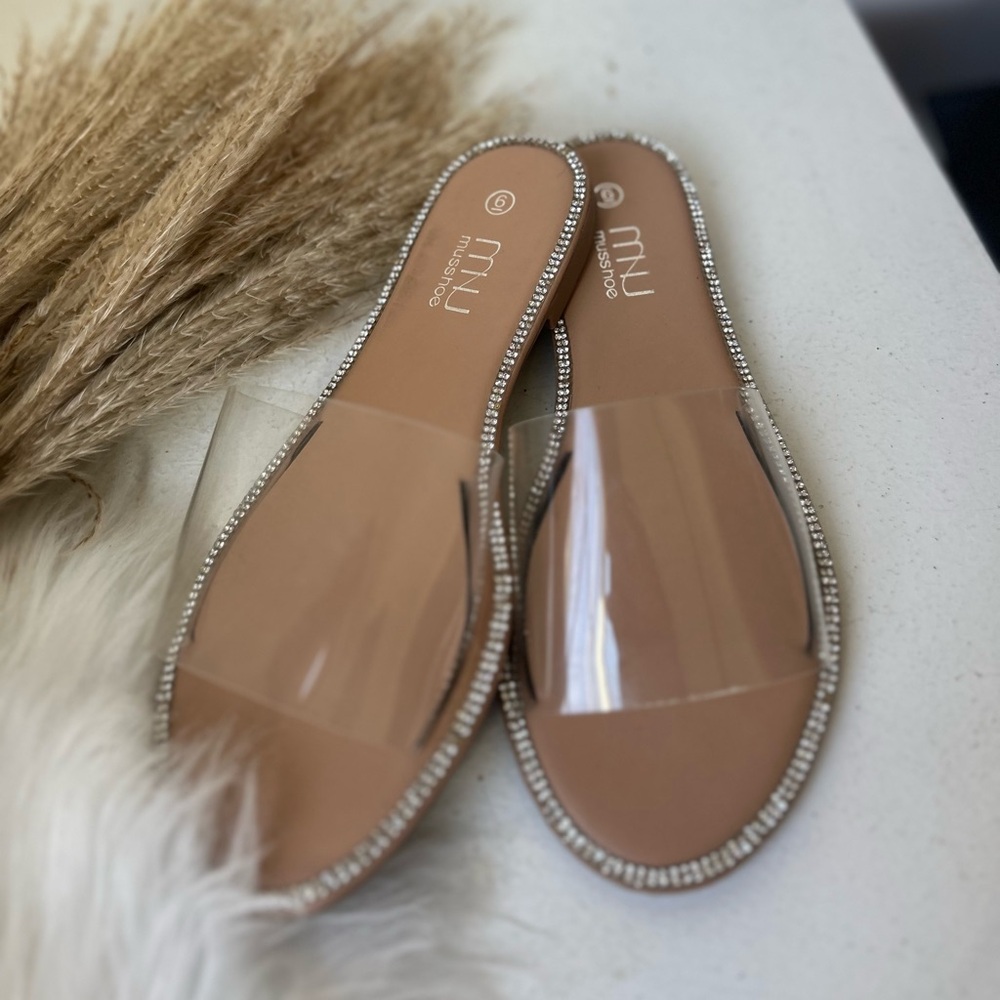 Mi Women's Beige Sandals with Clear 6 new
